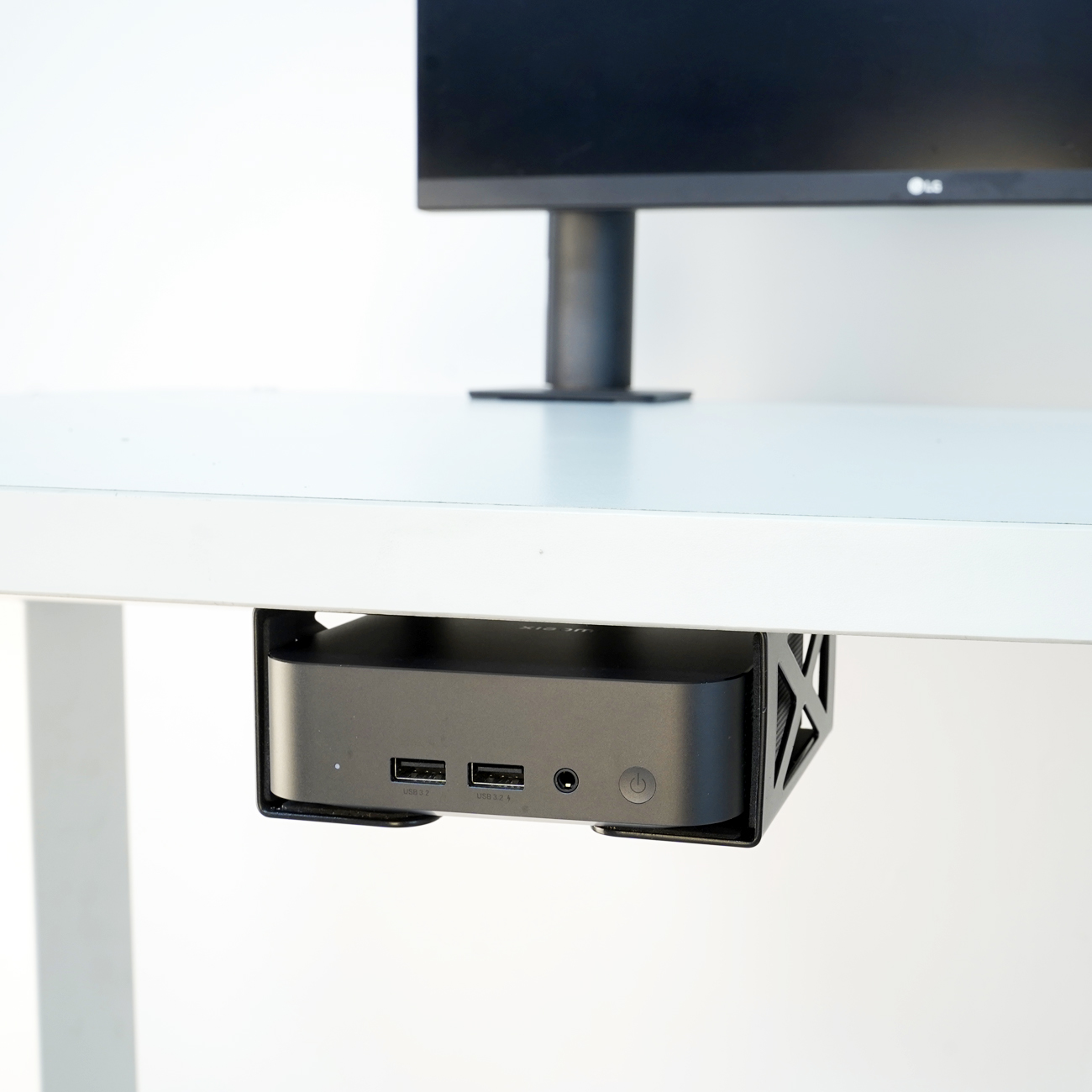 Masanın altında dizüstü bilgis - Mac Laptop Accessories incelemesi ve fiyatı